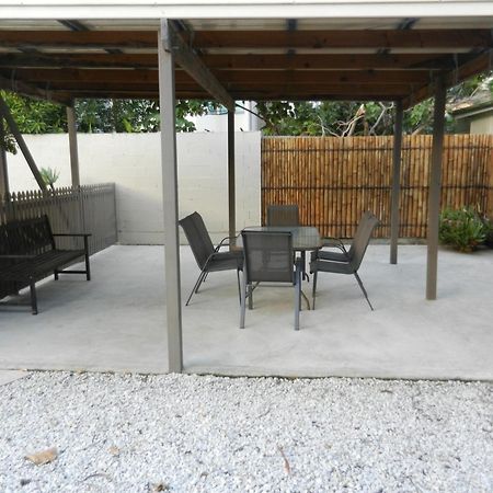 Golden Shores Motel Bilinga Extérieur photo