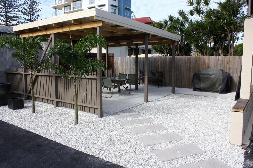 Golden Shores Motel Bilinga Extérieur photo