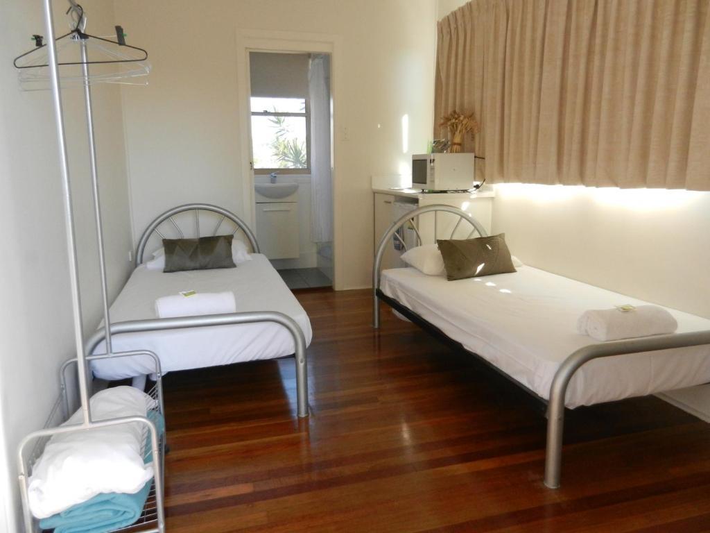 Golden Shores Motel Bilinga Chambre photo