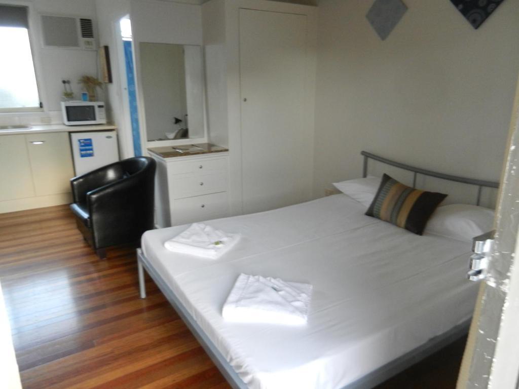 Golden Shores Motel Bilinga Chambre photo